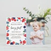 Berry First 1. Strawberry Raspberry Birthday Einladung (Stehend Vorderseite)