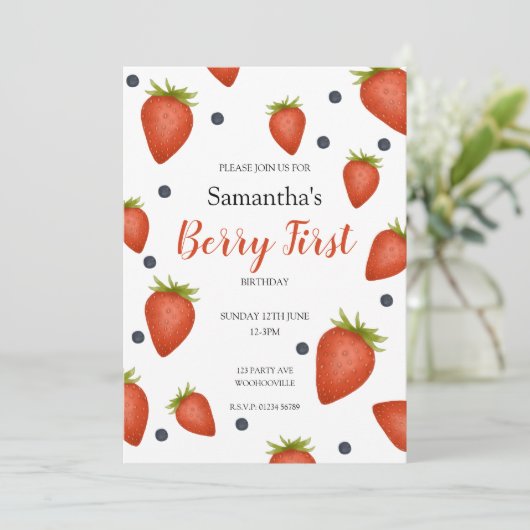 Berry First Birthday Einladung (Stehend Vorderseite)