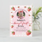 Berry First Birthday Einladung mit Foto (Stehend Vorderseite)