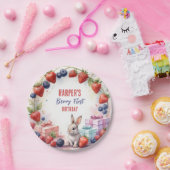 Berry First Birthday Plate mit Bunny und Geschenke Pappteller (Party)