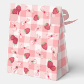 Berry First Birthday Red Gingham Bows Square Geschenkschachtel (Rückseite)