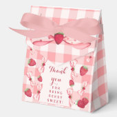 Berry First Birthday Red Gingham Bows Square Geschenkschachtel (Vorderseite)