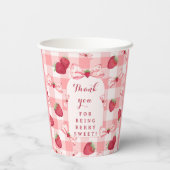 Berry First Birthday Red Gingham Strawberry Bows Pappbecher (Rückseite)
