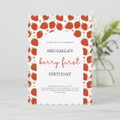 Berry First Birthday Red Strawberries Scallop Einladung (Stehend Vorderseite)