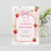 Berry First Birthday Red Strawberry Daisy Party Einladung (Stehend Vorderseite)