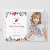 Berry First Birthday | Strawberry Birthday Foto Einladung (Vorderseite)