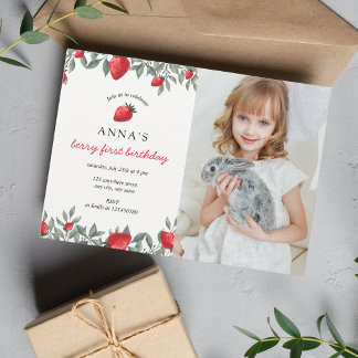 Berry First Birthday | Strawberry Birthday Foto Einladung