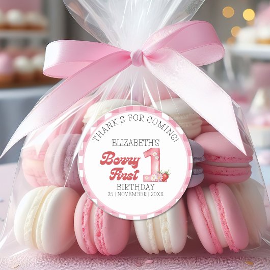 "Berry First Birthday Strawberry Birthday Theme Runder Aufkleber