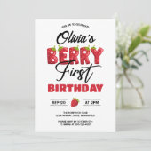 Berry First Birthday Strawberry Einladung (Stehend Vorderseite)