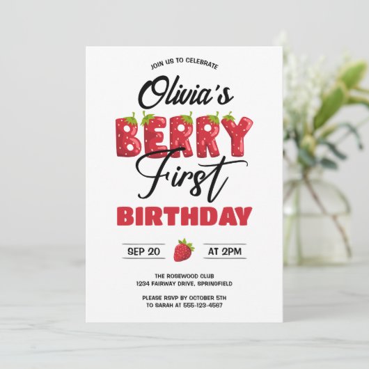 Berry First Birthday Strawberry Einladung (Stehend Vorderseite)