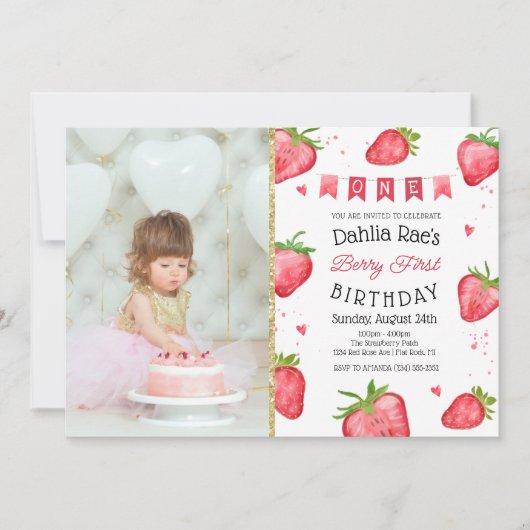 Berry First Birthday Strawberry Foto Einladung (Vorderseite)