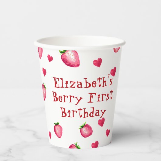 Berry First Birthday Strawberry Hearts Pappbecher (Vorderseite)