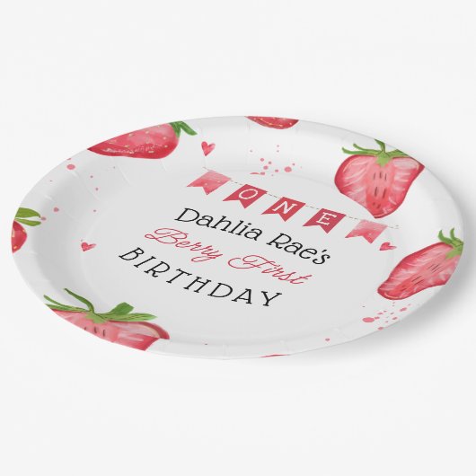 Berry First Birthday Strawberry Pappteller (Schrägansicht)