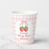 Berry First Strawberry Geburtstag Pink Bow Gingham Pappbecher (Vorderseite)