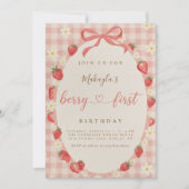 Berry First Strawberry Pink Gingham 1st Birthday Einladung (Vorderseite)