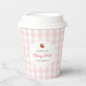Berry First Strawberry Pink Gingham Birthday Party Pappbecher (Vorderseite)