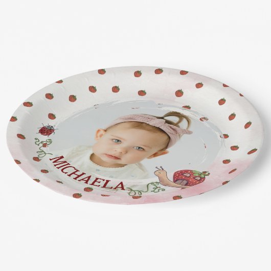 Berry First Strawebery Custom Foto Pappteller (Schrägansicht)