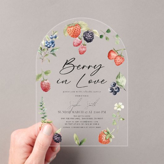 Berry in Love Watercolor Berries Bridal Shower Acryleinladungen (Insitu (Handheld))