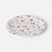 Berry Red Monogram Bauble Pattern Runde Weihnachte Pappteller (Schrägansicht)