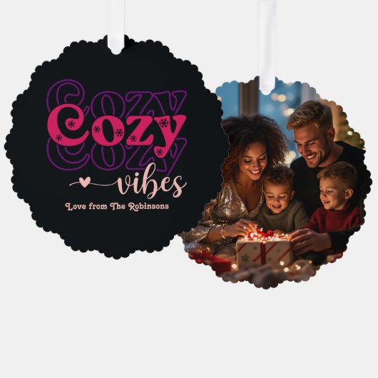 Berry Sorbet Cozy Vibes Retro Weihnachtsfest Foto Ornament Karte (Vorderseite/Rückseite)