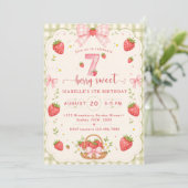 Berry Sweet 7. Geburtstag Erdbeere Einladung (Stehend Vorderseite)