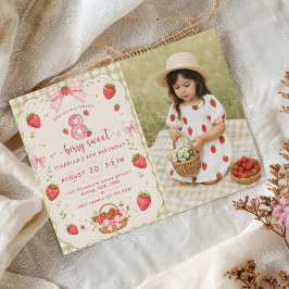Berry Sweet 8. Geburtstag Erdbeere Einladung