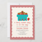 Berry Sweet Baby Strawberry Basket Gingham Einladung (Vorderseite)