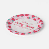 Berry Sweet Birthday Strawberry Daisy Pappteller (Schrägansicht)