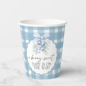Berry Sweet Blueberry Gingham Baby Shower Pappbecher (Vorderseite)