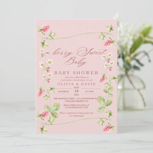 Berry Sweet Elegant Baby Shower Strawberry Einladung (Stehend Vorderseite)