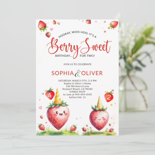 Berry Sweet Strawberries Joint 2 Siblings Birthday Einladung (Stehend Vorderseite)