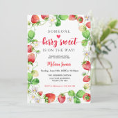 Berry Sweet Strawberry Baby Shower Einladung (Stehend Vorderseite)