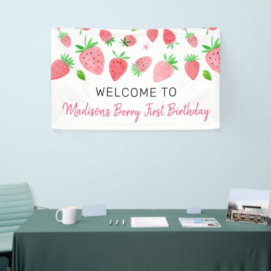 Berry Sweet Strawberry Birthday Banner (Messeveranstaltung)