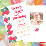 Berry Sweet Strawberry Birthday Einladung<br><div class="desc">Feiern Sie Ihre Kleine mit dieser "Berry Sweet" Erdbeergeburtstagseinladung! Mit spielerisch roten Erdbeeren und einem fröhlichen rosafarbenen Design eignet sich dieser Ort ideal für Kleinkinder-Geburtstage, Gartenfeiern oder Party mit Fruchtmotiven. Passen Sie es mit Ihren Party-Details an, um es wirklich persönlich zu machen. 🍓 Ideal für den ersten Geburtstag, das Party...</div>