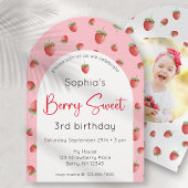 Berry Sweet Strawberry Birthday Foto Einladung