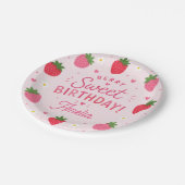 Berry Sweet Strawberry Geburtstag Rosa Pappteller (Schrägansicht)