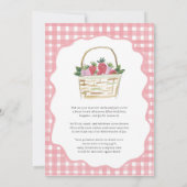 Berry Sweet Strawberry Gingham Baby Shower Einladung (Rückseite)