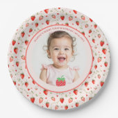 Berry Sweet Strawberry Patch Photo 1st Birthday Pappteller (Vorderseite)