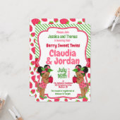 Berry Sweet Twins Strawberry Baby Shower Karte (Vorderseite/Rückseite Beispiel)