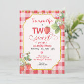 Berry Two Sweet Strawberry Birthday Party Einladung (Stehend Vorderseite)