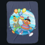 Bert und Ernie Birthday Balloons Babydecke<br><div class="desc">Karo diese Illustration von Bert und Ernie mit bunten Birthday Balloons!</div>