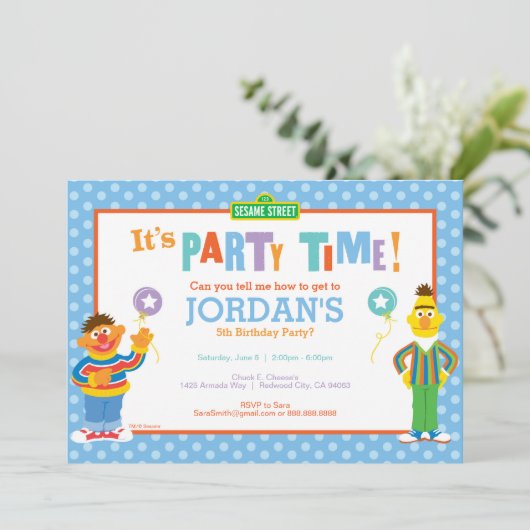 Bert und Ernie Birthday Einladung (Stehend Vorderseite)