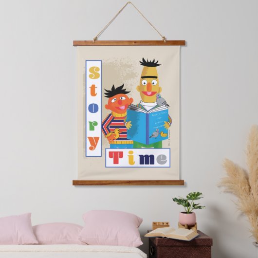 Bert und Ernie Story Time Wandteppich Mit Holzrahmen (Schlafzimmer)