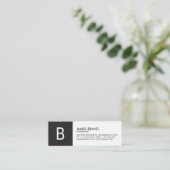 Beruflich Schwarz-Weiß-Monogramm Mini Visitenkarte (Stehend Vorderseite)
