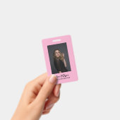 berufliche Foto QR-Website E-Mail sozial modern Ausweis (Handheld)