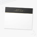 Berufliche moderne Schrift Notizblock<br><div class="desc">Beruflich Modernes Notepad mit Namen im modernen,  goldfarbenen Skript-Schriftart-Stil mit individuellem  im modernen Sans Serif Schriftart Stil,  auf schwarz mit goldenem Streifen Oberrand,  auf weißem Hintergrund. Bitte beachten Sie: Die Details der Folie werden im Kunstwerk simuliert. Bei der Herstellung dieses Produktes wird keine Folie verwendet.</div>