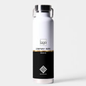 Beruflicher Client-Mitarbeiter bei QR-Codeabfrage Trinkflasche (Vorne)