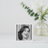 Beruflicher einfacher Schwarz-weißer Foto QR-Code Quadratische Visitenkarte (Stehend Vorderseite)