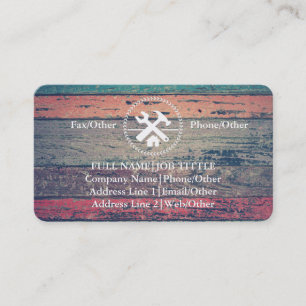 Beruflicher Erbauer-Tischler bearbeitet Visitenkarte