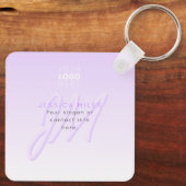 Beruflicher Name und Slogan | Helllila Schlüsselanhänger (Rückseite)